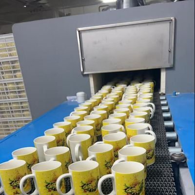 Superficie del prodotto metallico Cintura a maglia lucida Forno di trattamento termico Forno a maglia continua